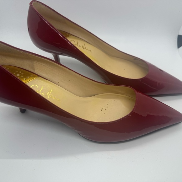 Red pumps - Picture 3 of 5